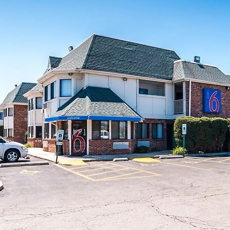 Motel 6 Chicago - Elk Grove Elk Grove Village Exterior photo