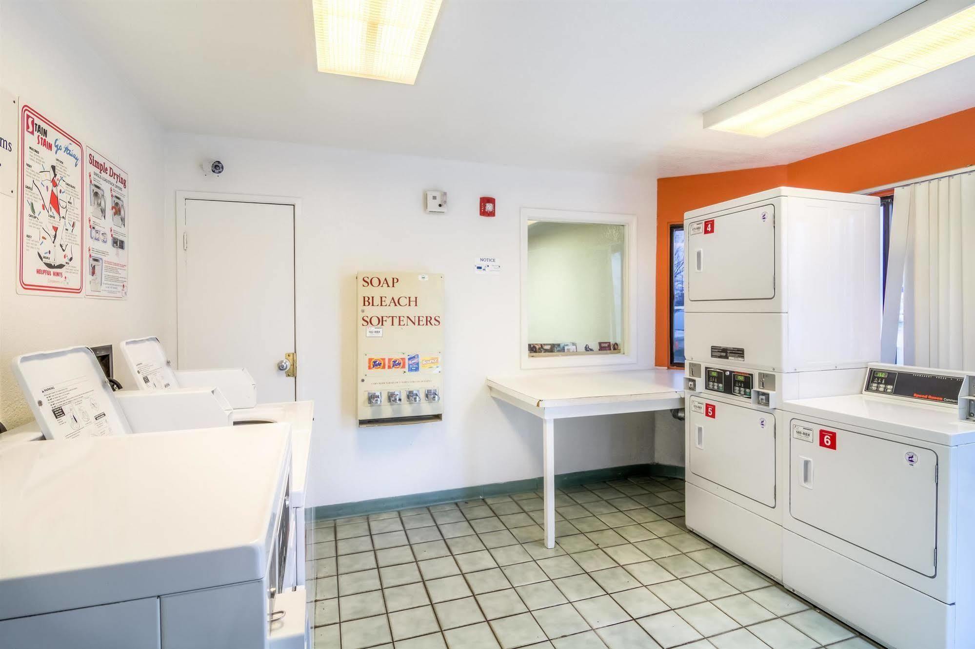 Motel 6 Chicago - Elk Grove Elk Grove Village Exterior photo
