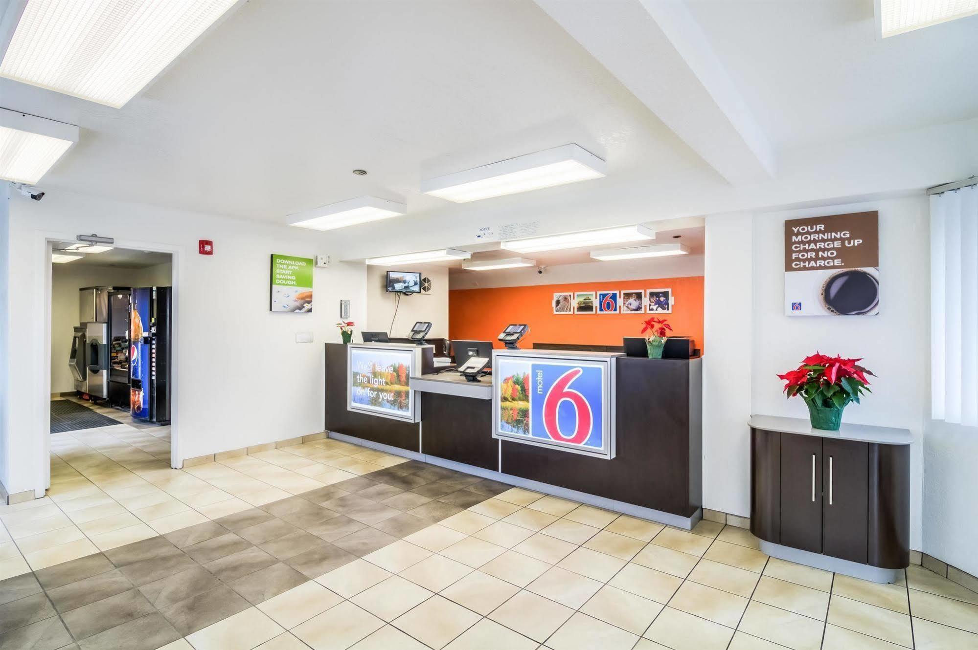 Motel 6 Chicago - Elk Grove Elk Grove Village Exterior photo