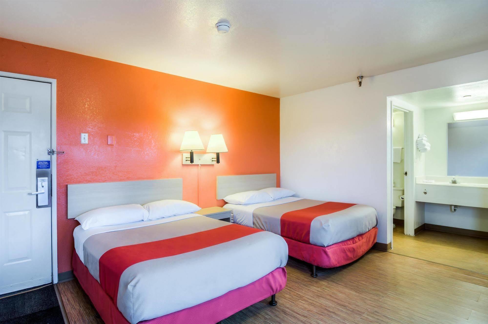 Motel 6 Chicago - Elk Grove Elk Grove Village Exterior photo