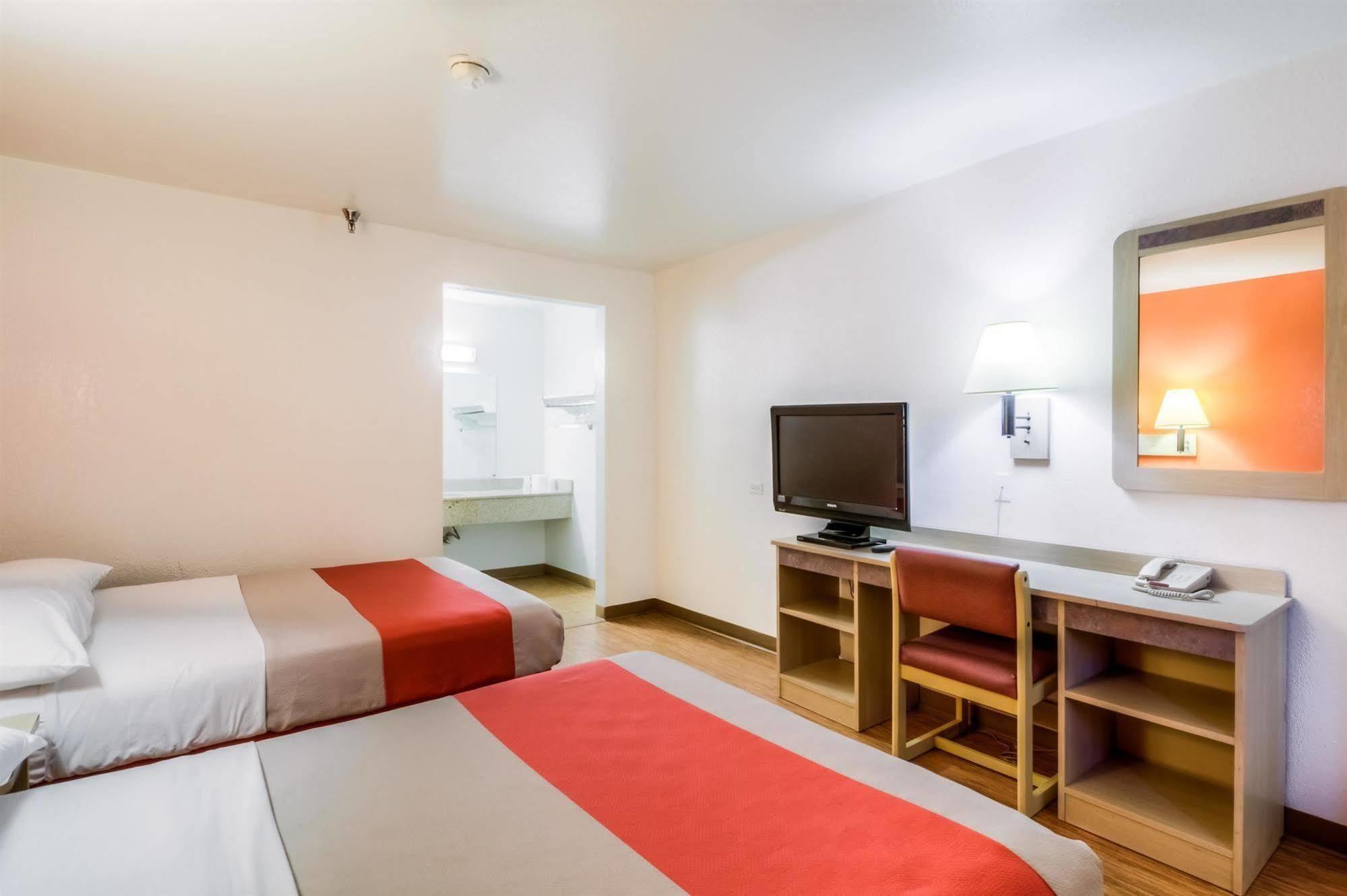 Motel 6 Chicago - Elk Grove Elk Grove Village Exterior photo