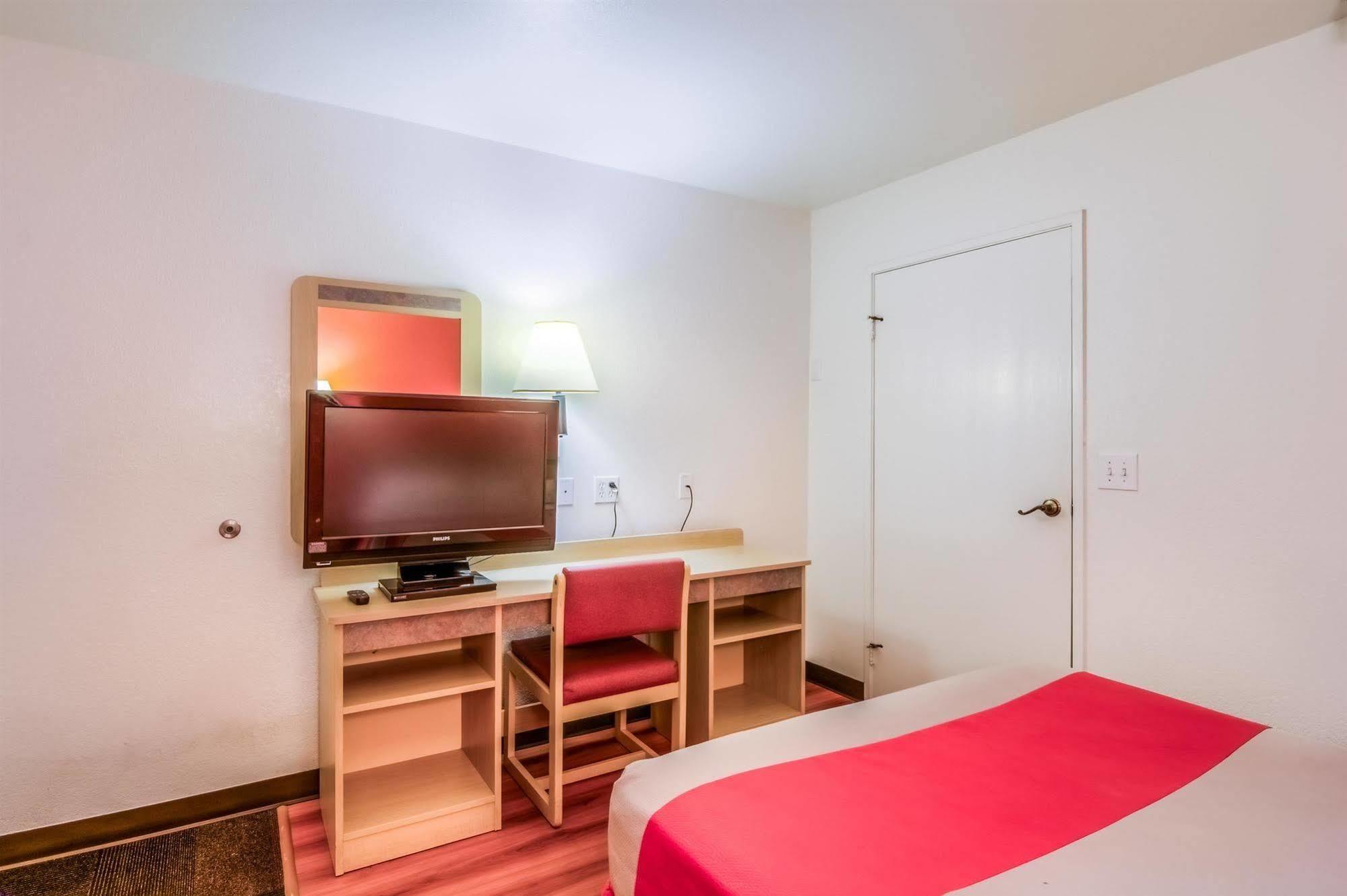 Motel 6 Chicago - Elk Grove Elk Grove Village Exterior photo