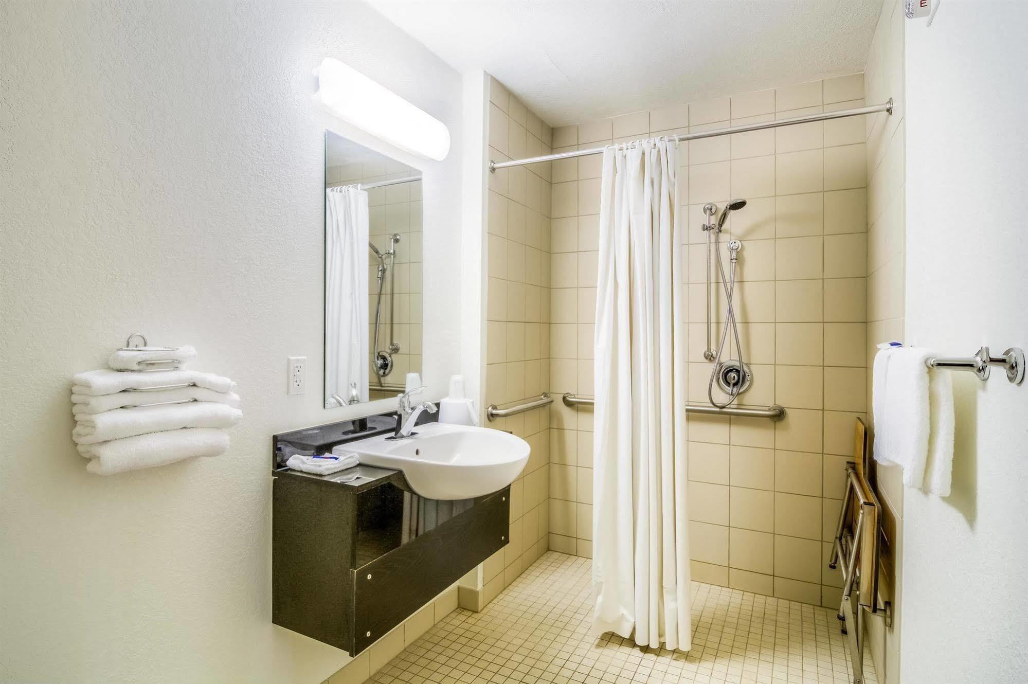 Motel 6 Chicago - Elk Grove Elk Grove Village Exterior photo