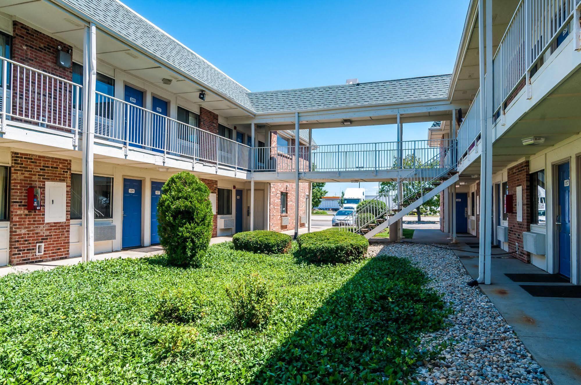 Motel 6 Chicago - Elk Grove Elk Grove Village Exterior photo